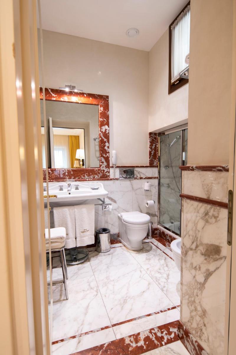 Golden Tower Hotel & Spa