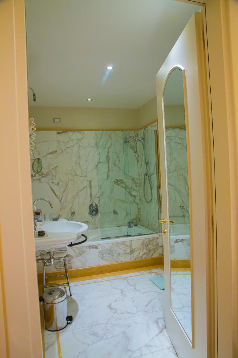 Golden Tower Hotel & Spa