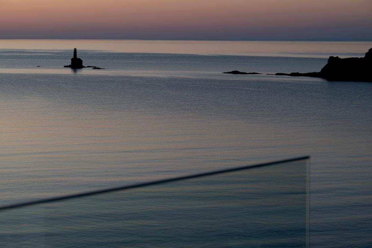 Golden Vista, Beachfront Suites by Explore Andros