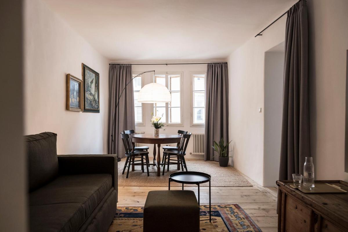 Goldenstern Townhouse