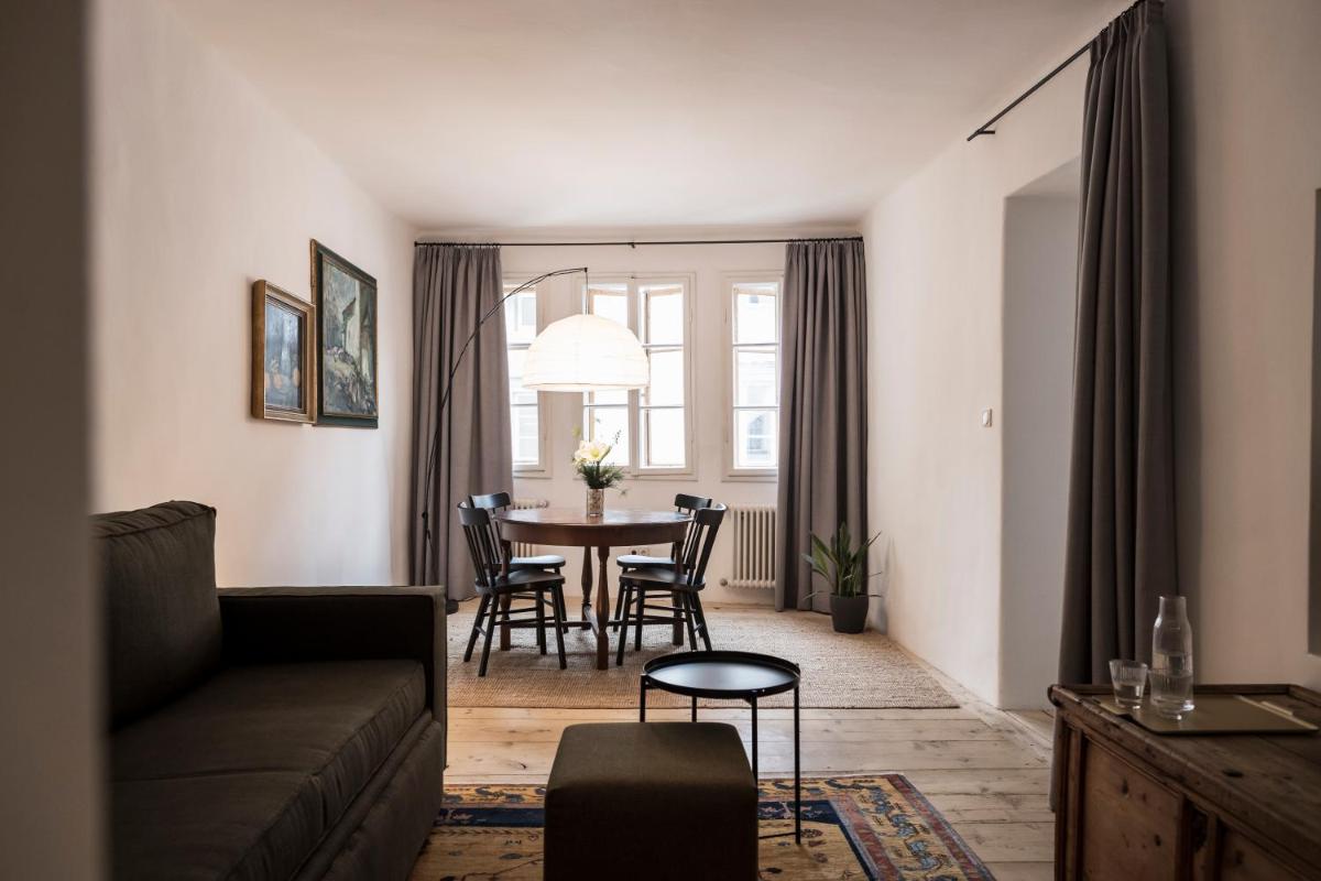 Goldenstern Townhouse