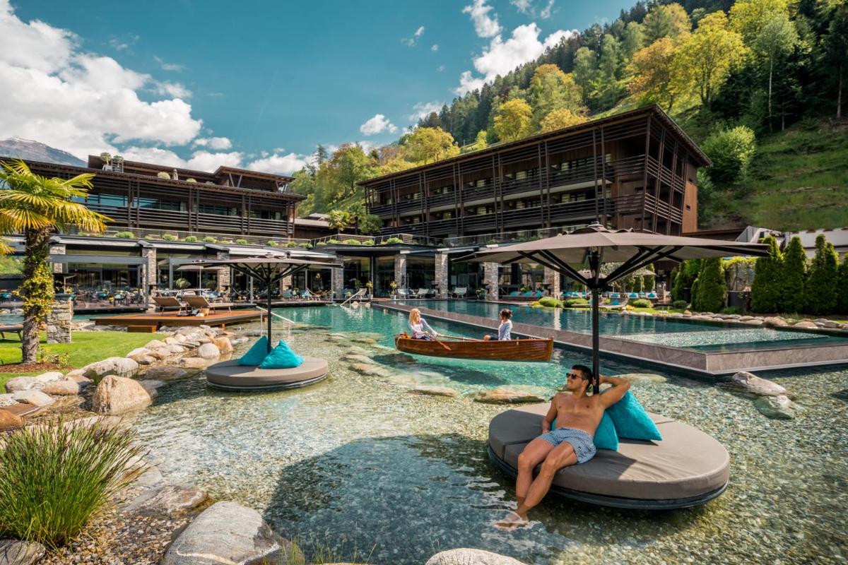 Andreus Resorts