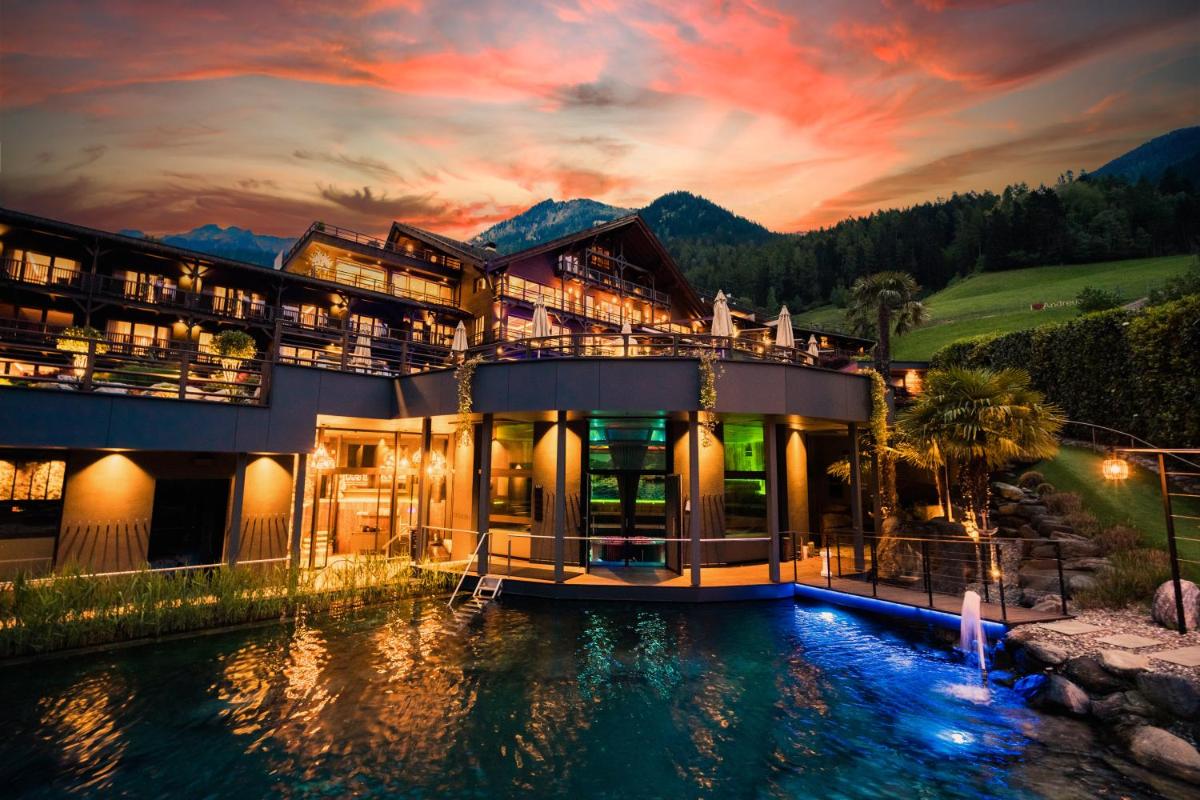 Andreus Resorts