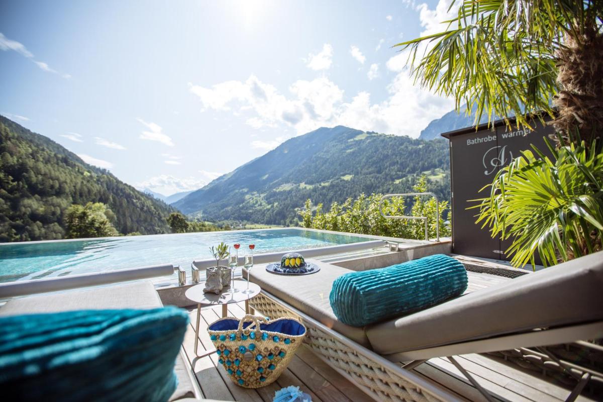 Andreus Resorts