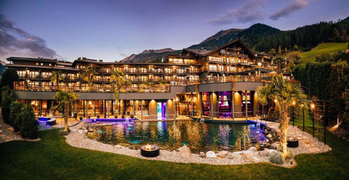 Andreus Resorts