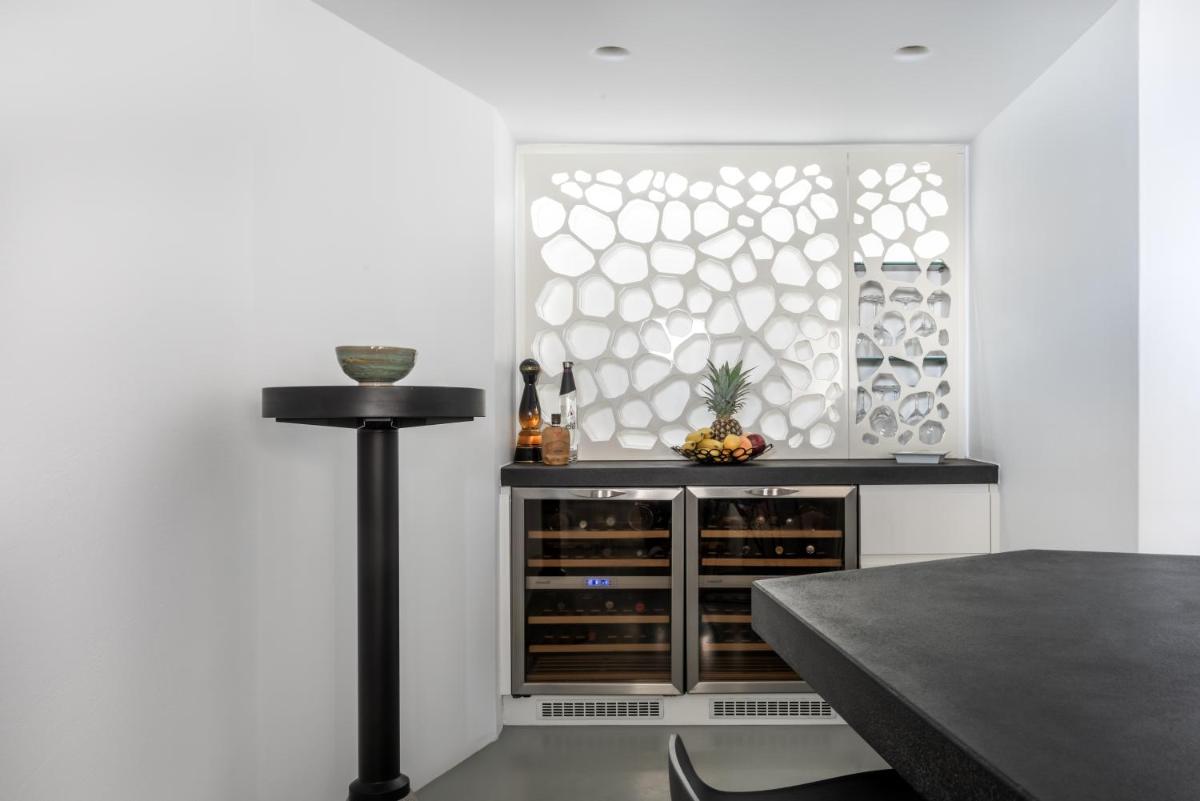 Grace Hotel, Auberge Collection