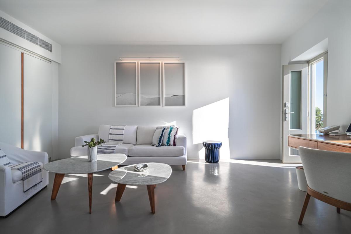 Grace Hotel, Auberge Collection