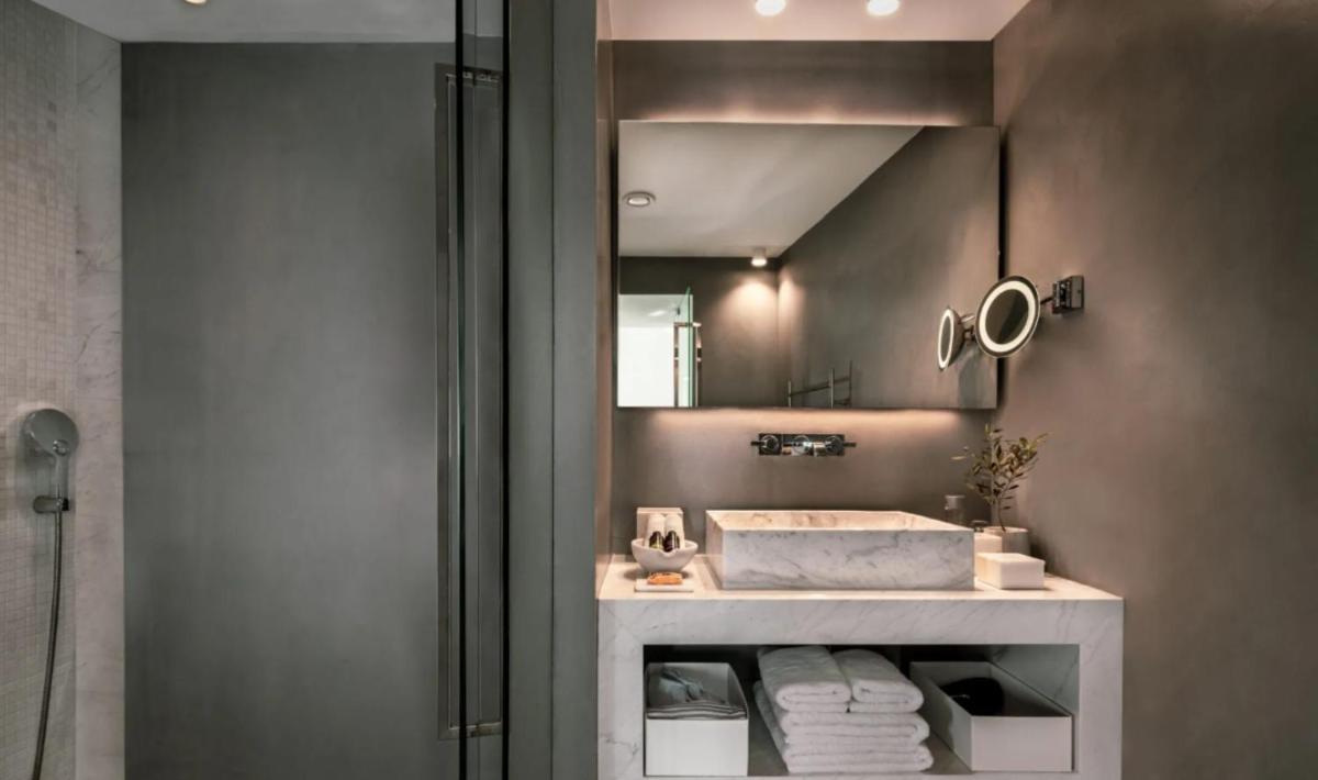 Grace Hotel, Auberge Collection