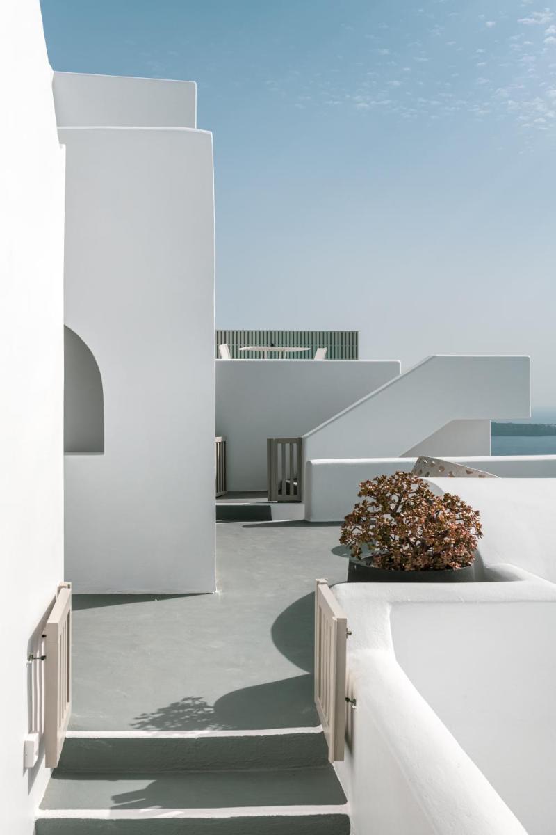 Grace Hotel, Auberge Collection