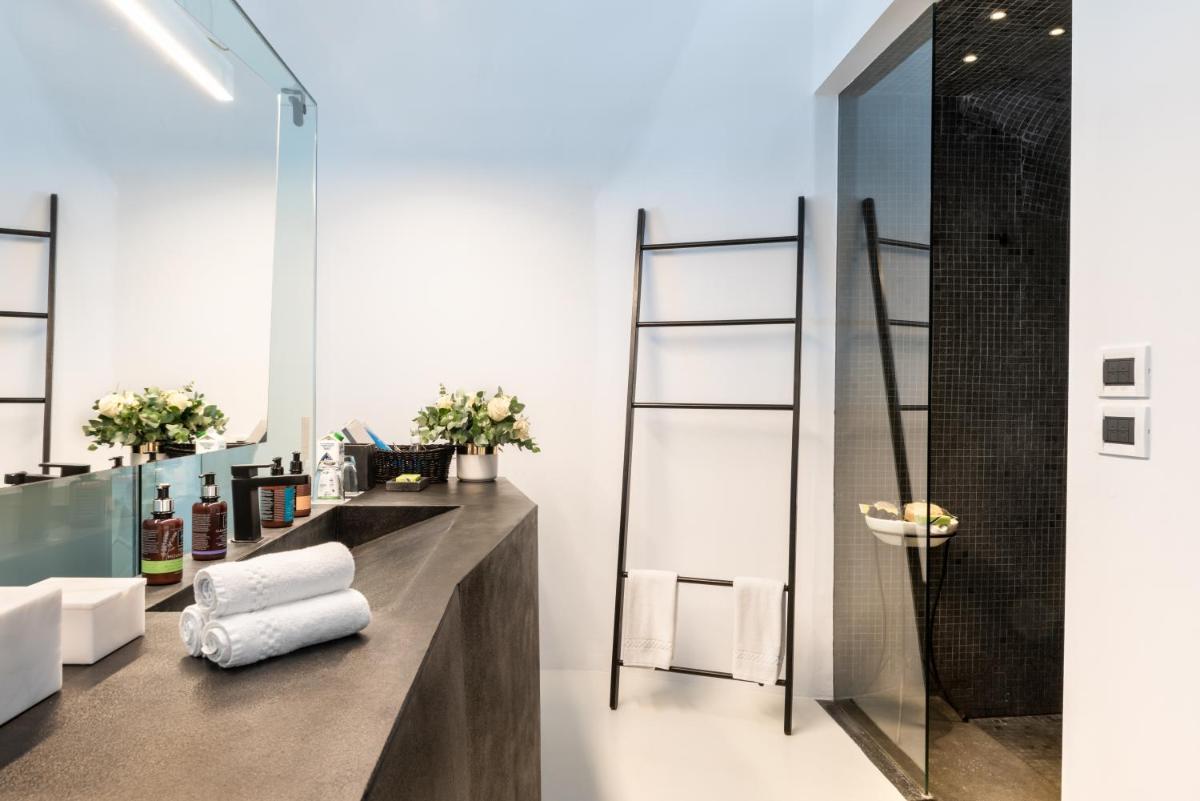 Grace Hotel, Auberge Collection