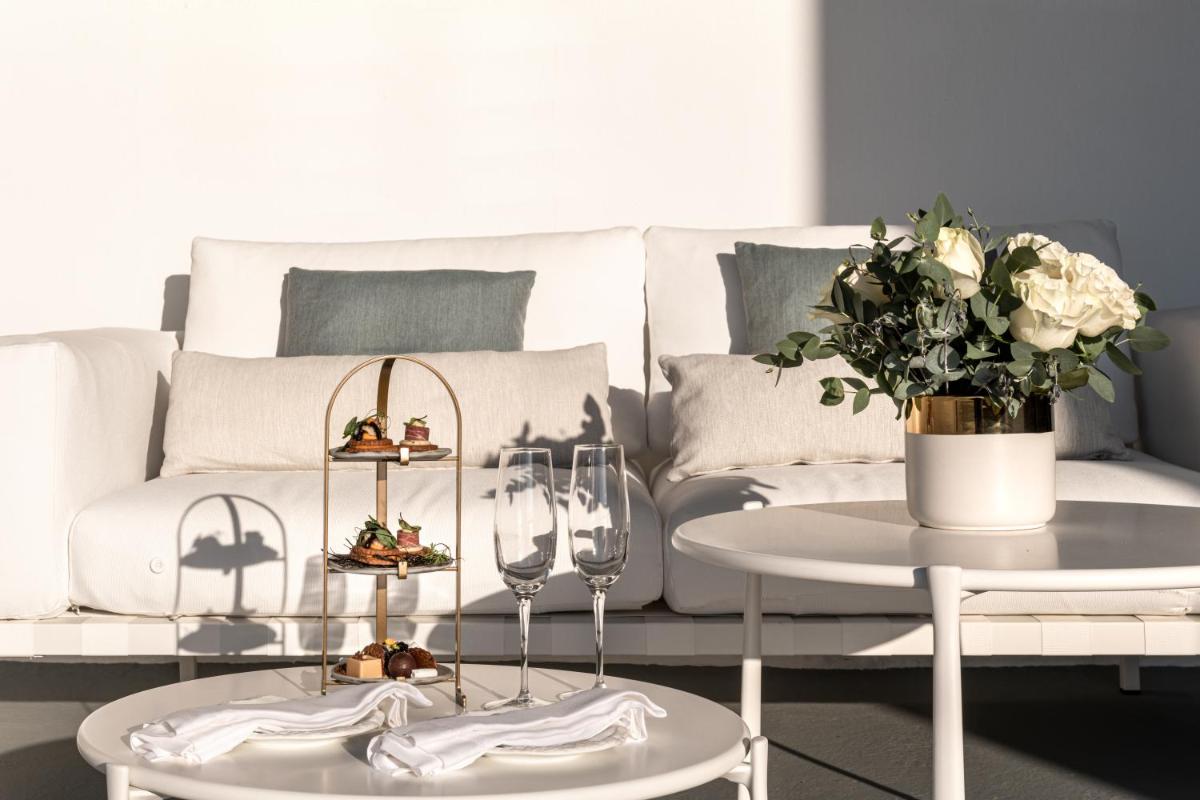Grace Hotel, Auberge Collection