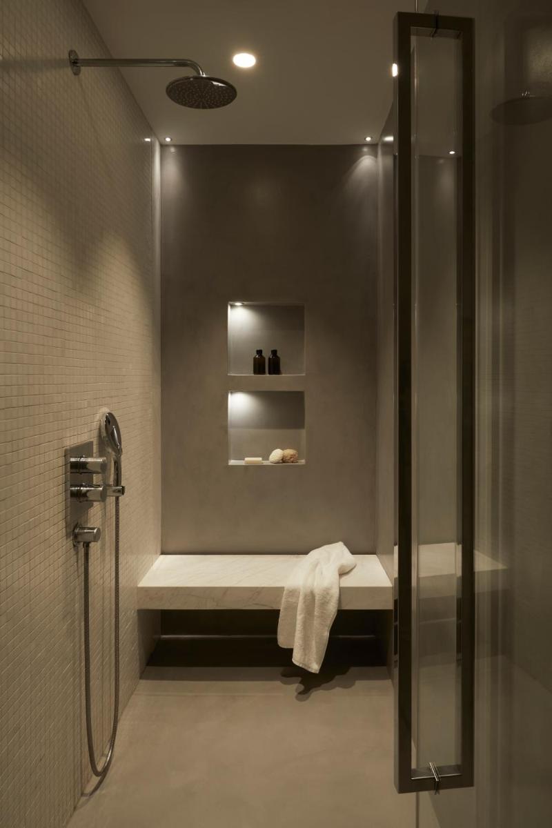 Grace Hotel, Auberge Collection