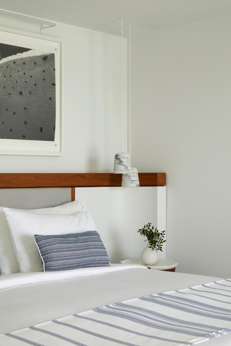 Grace Hotel, Auberge Collection