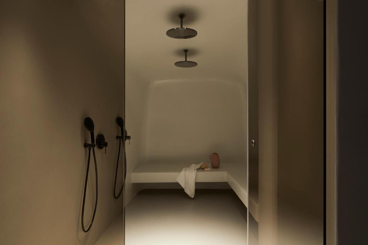 Grace Hotel, Auberge Collection