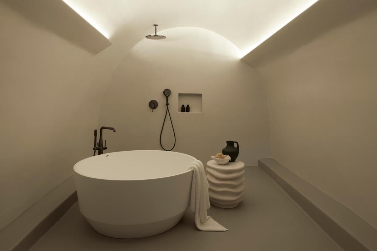Grace Hotel, Auberge Collection