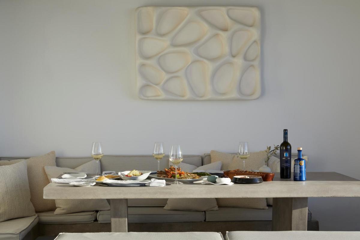 Grace Hotel, Auberge Collection