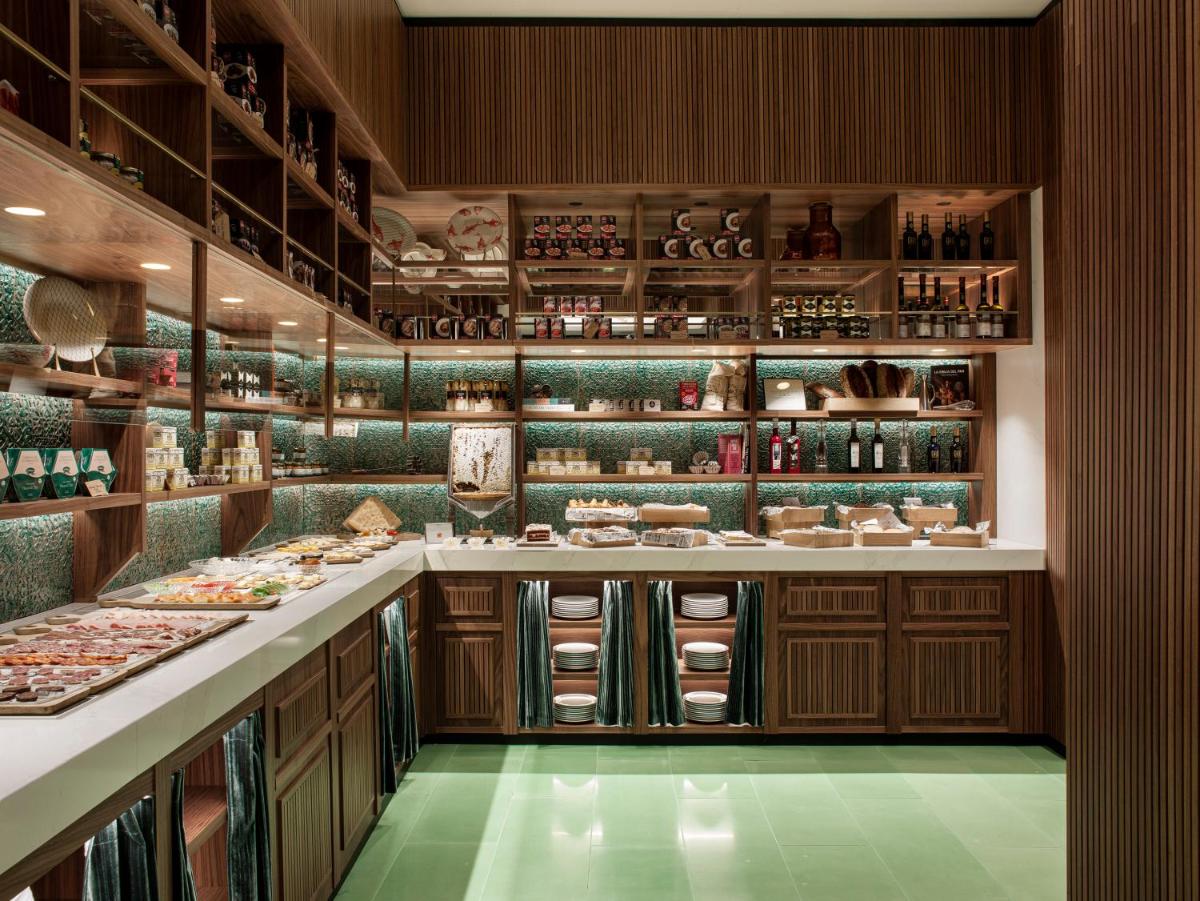 Hotel Colón Gran Meliá - The Leading Hotels of the World