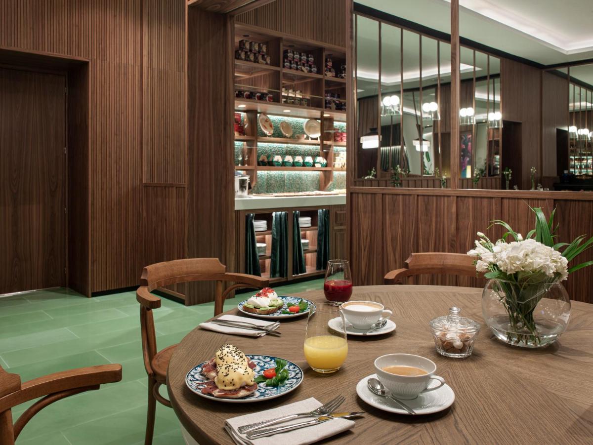 Hotel Colón Gran Meliá - The Leading Hotels of the World