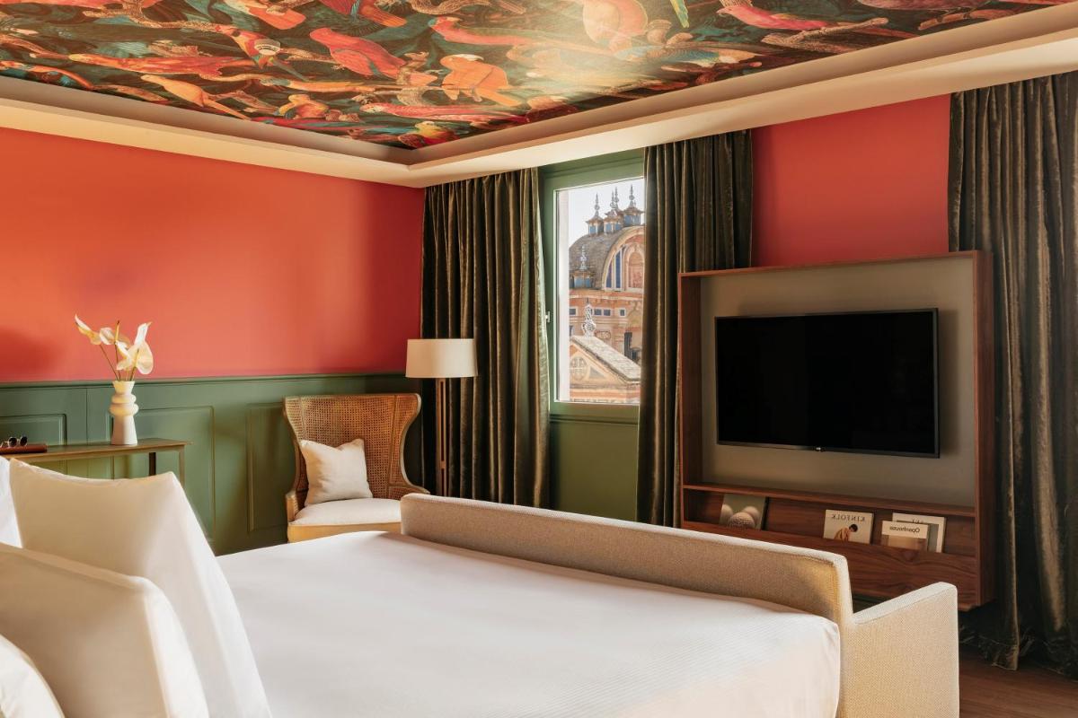 Hotel Colón Gran Meliá - The Leading Hotels of the World