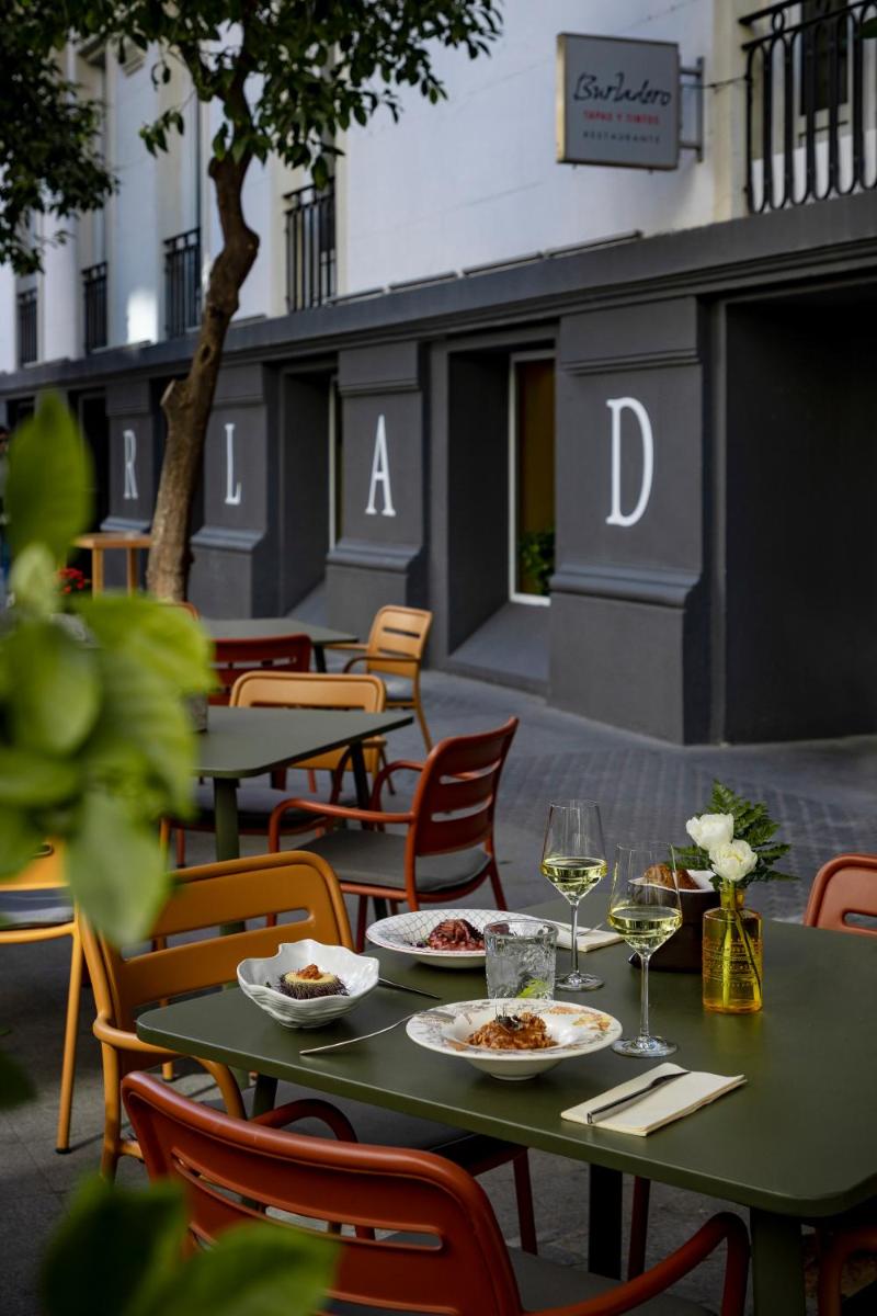 Hotel Colón Gran Meliá - The Leading Hotels of the World