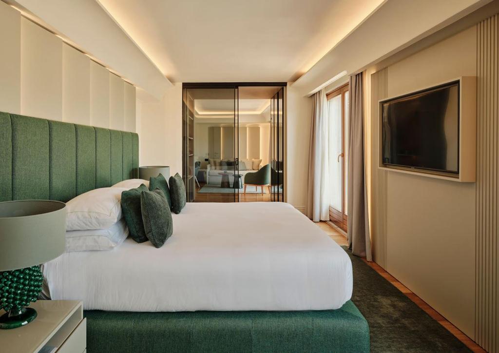 Atlantis Bay - The Leading Hotels of the World