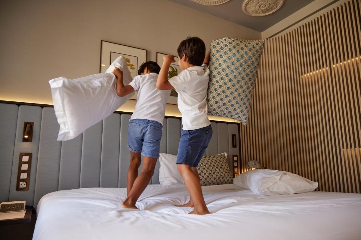 Grand Hotel Central, Small Luxury Hotels