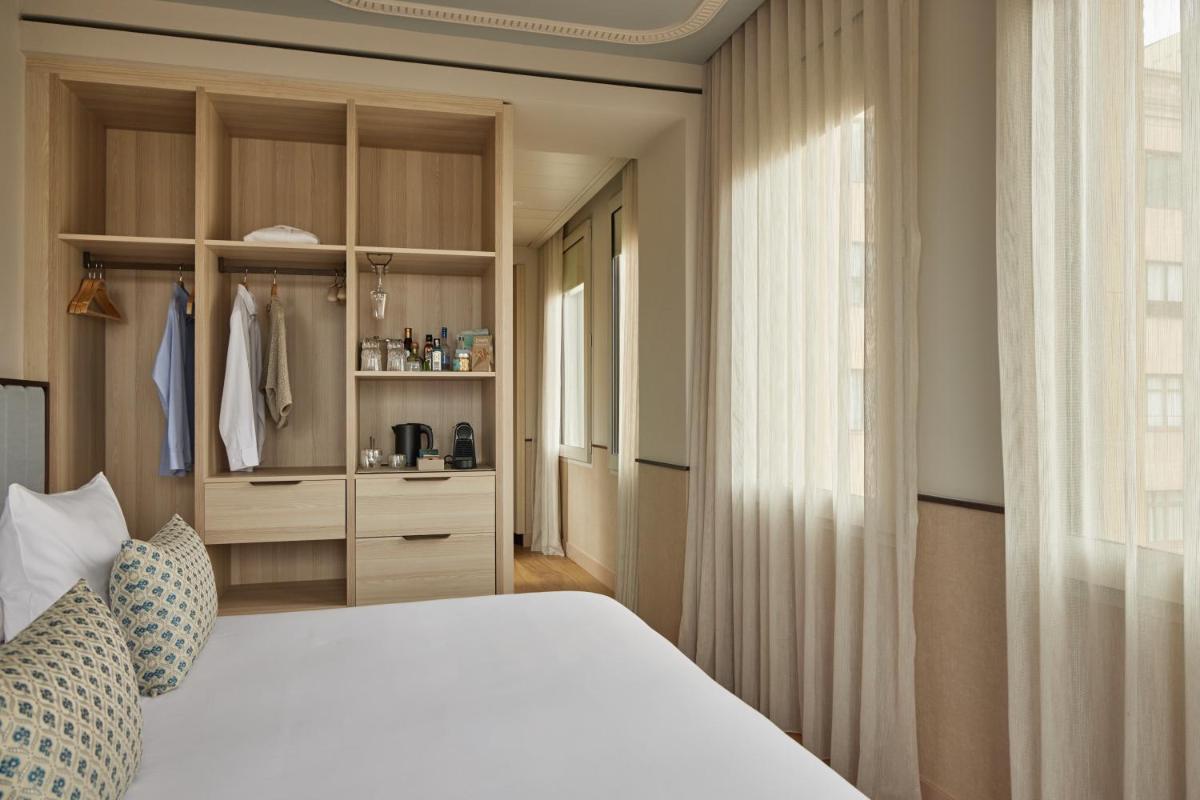 Grand Hotel Central, Small Luxury Hotels