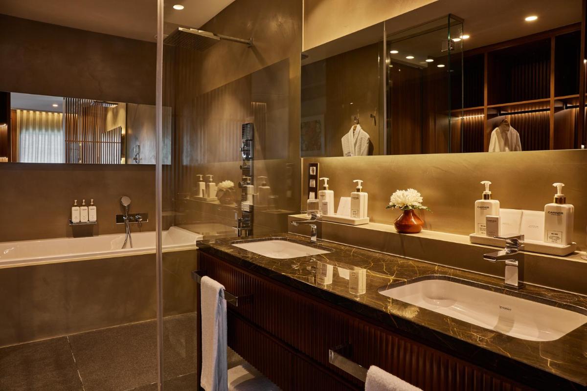 Grand Hotel Central, Small Luxury Hotels