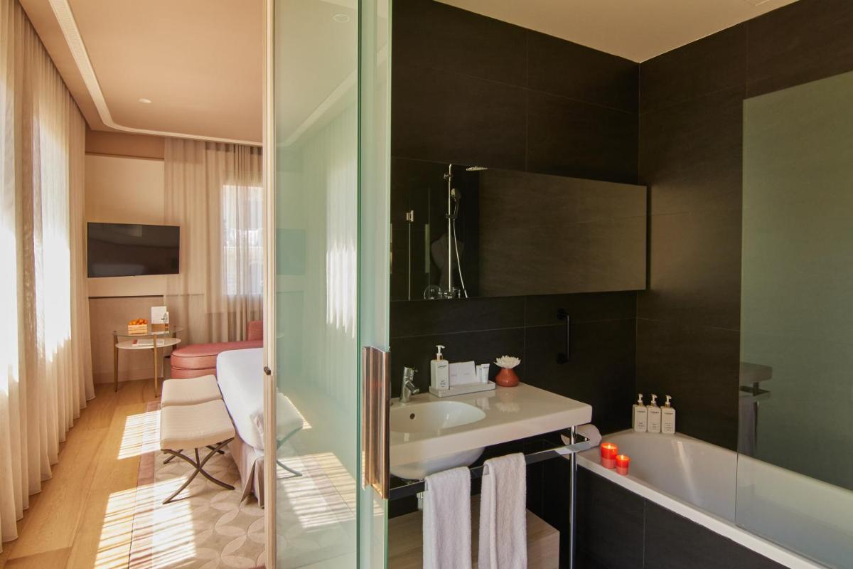 Grand Hotel Central, Small Luxury Hotels