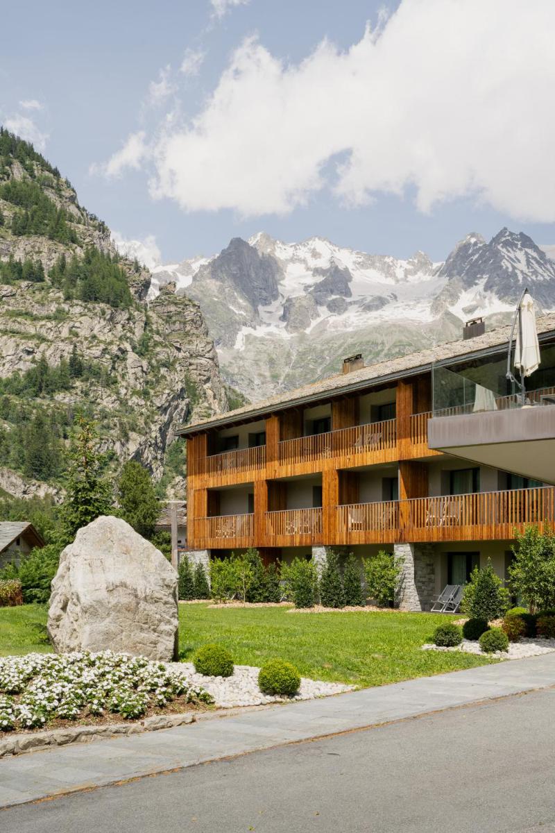 Grand Hotel Courmayeur Mont Blanc, by R Collection Hotels