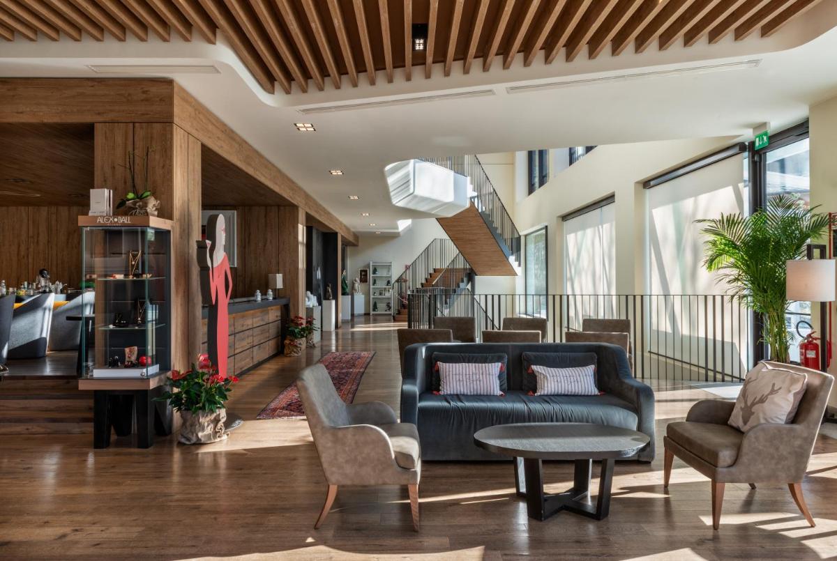 Grand Hotel Courmayeur Mont Blanc, by R Collection Hotels