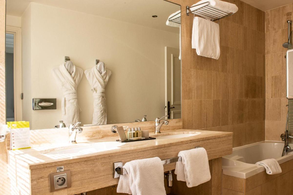 Grand Hotel De La Reine - Place Stanislas