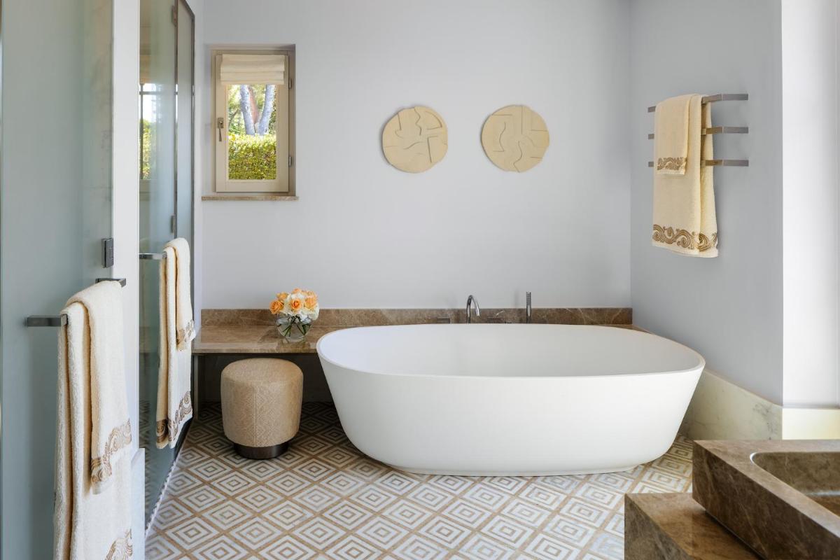 Grand-Hôtel du Cap-Ferrat, A Four Seasons Hotel