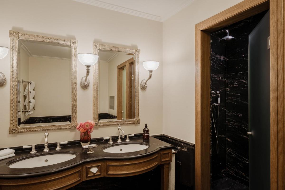 Grand Hotel LES TROIS ROIS