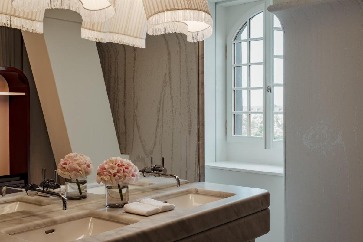 Grand Hotel LES TROIS ROIS