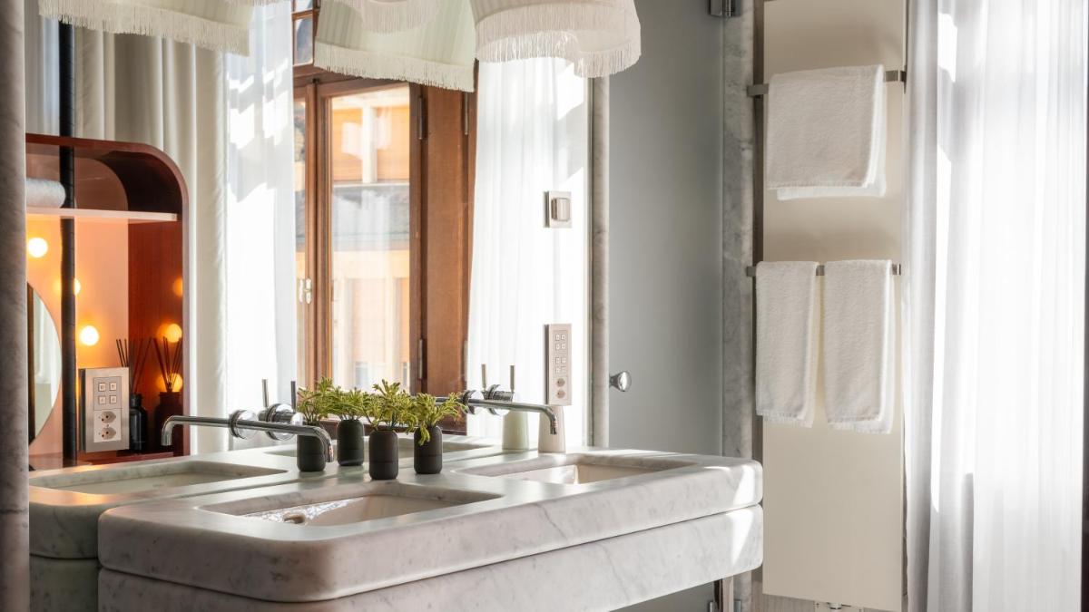 Grand Hotel LES TROIS ROIS