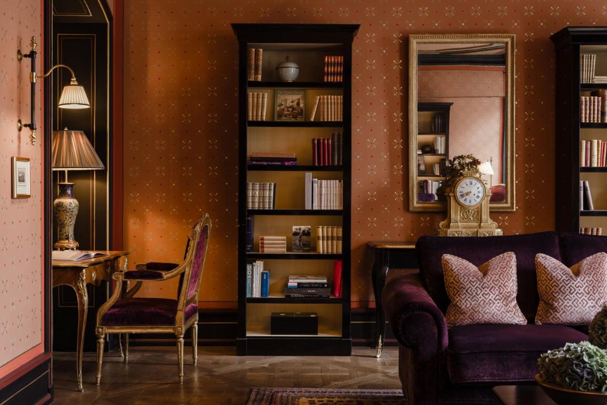 Grand Hotel LES TROIS ROIS