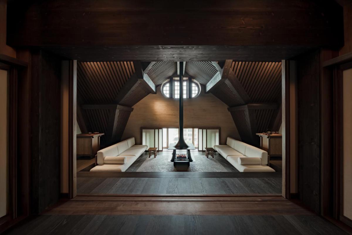 Grand Hotel LES TROIS ROIS