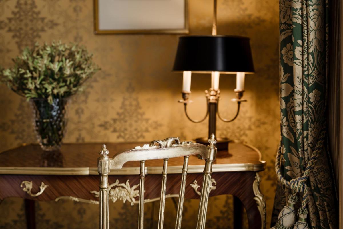 Grand Hotel LES TROIS ROIS