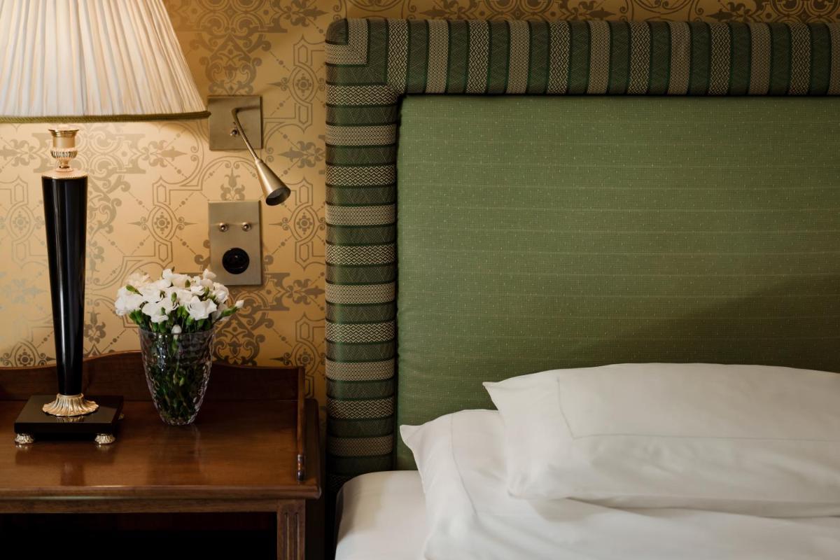 Grand Hotel LES TROIS ROIS