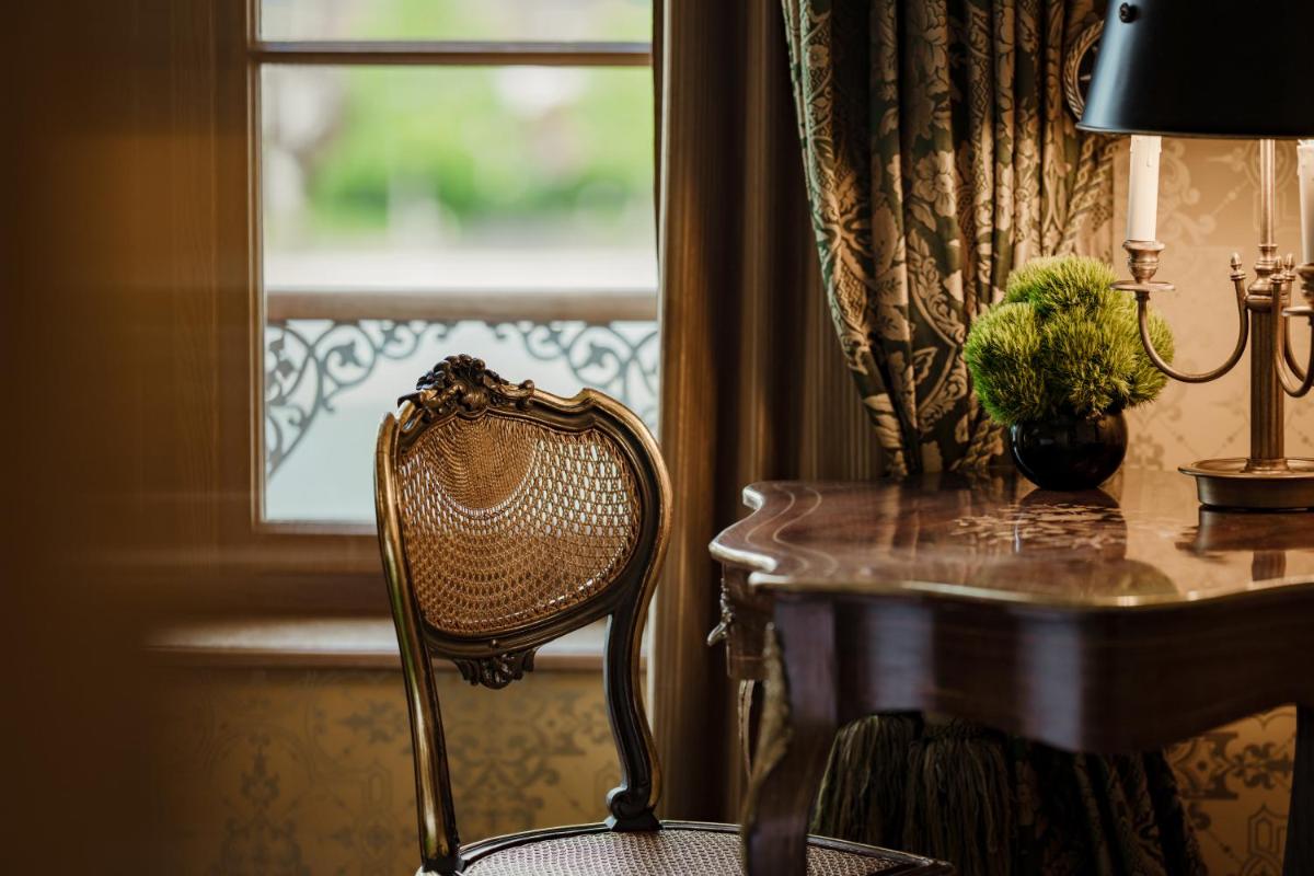 Grand Hotel LES TROIS ROIS