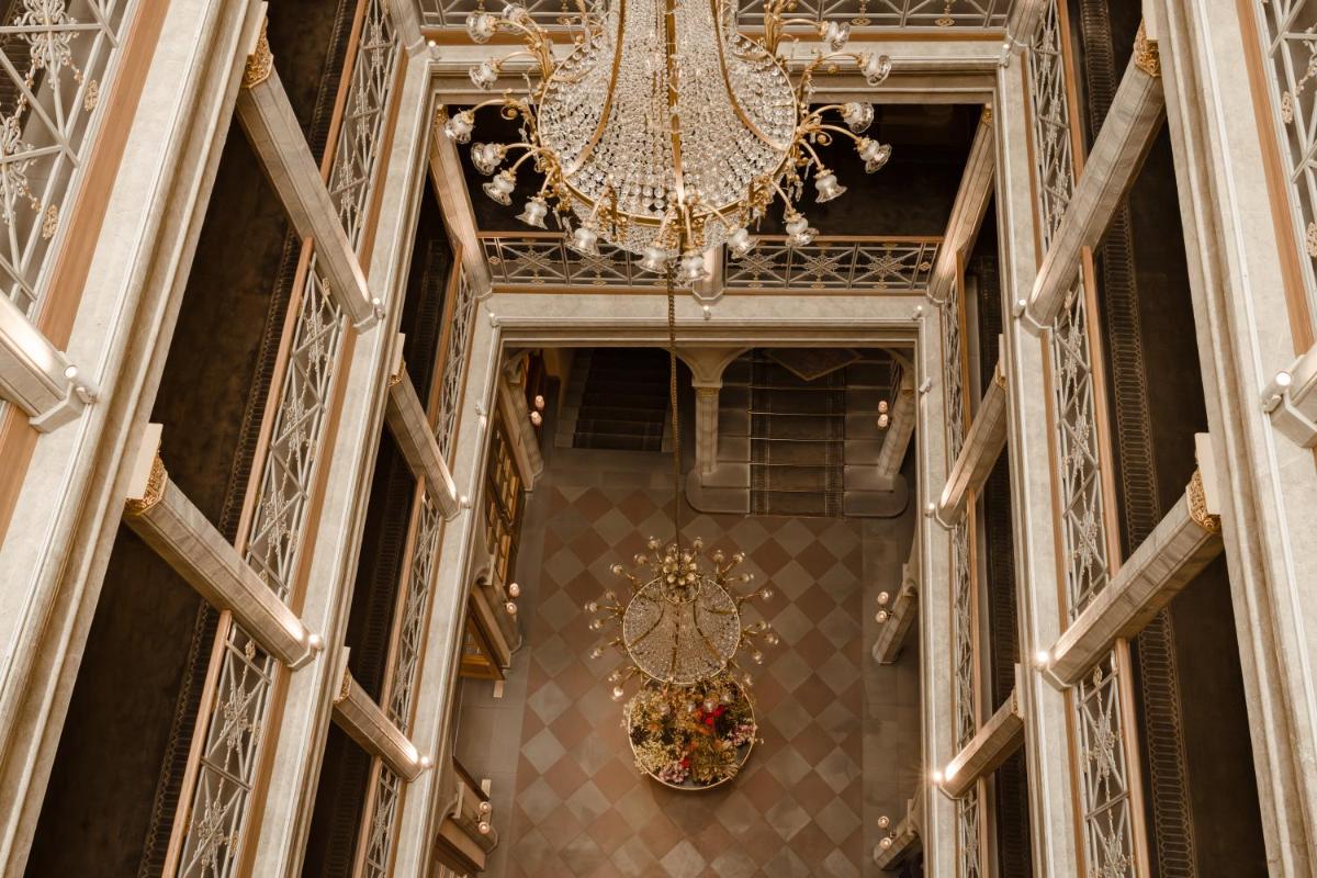 Grand Hotel LES TROIS ROIS