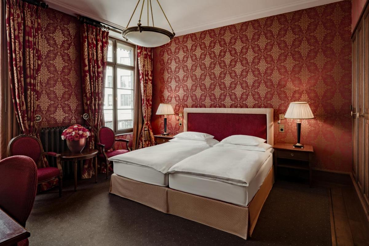 Grand Hotel LES TROIS ROIS