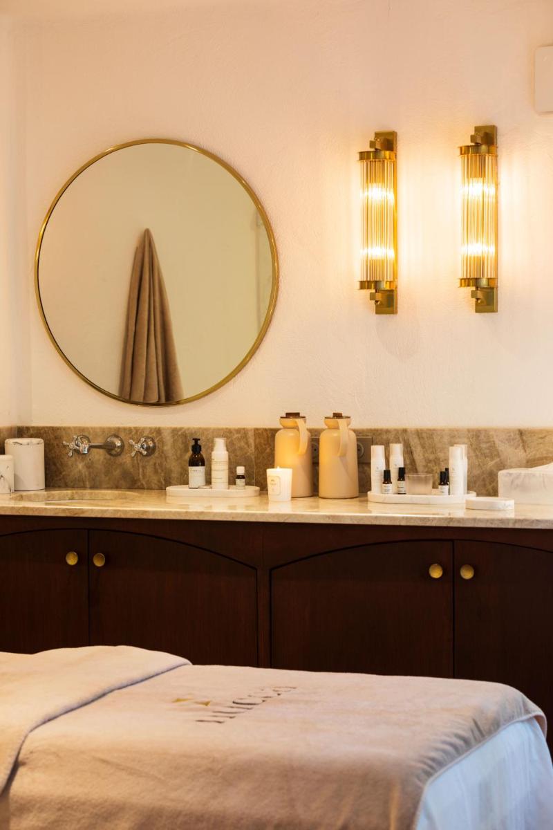 Grand Hôtel De Cala Rossa & Spa Nucca