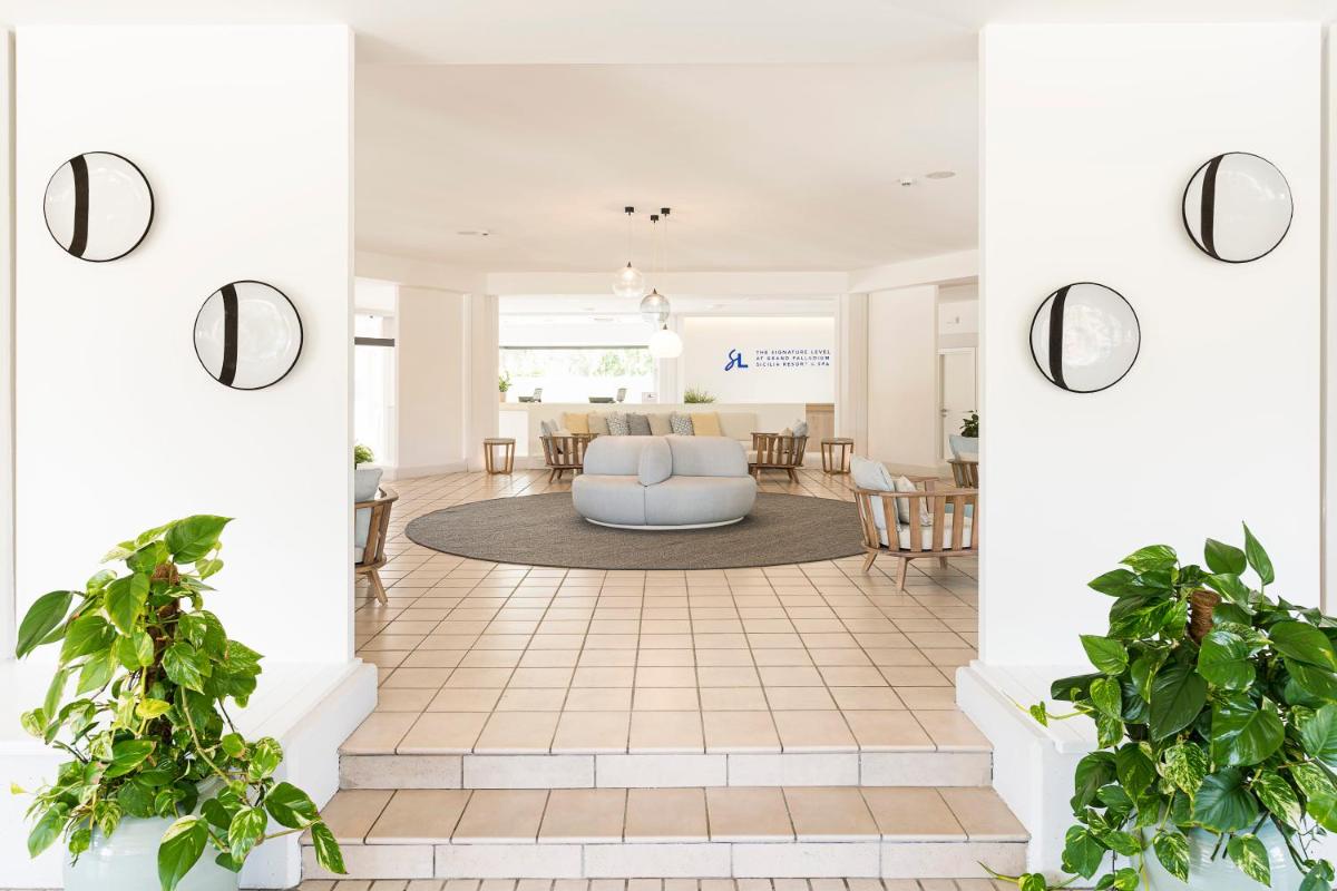 The Signature Level at Grand Palladium Sicilia Resort & Spa