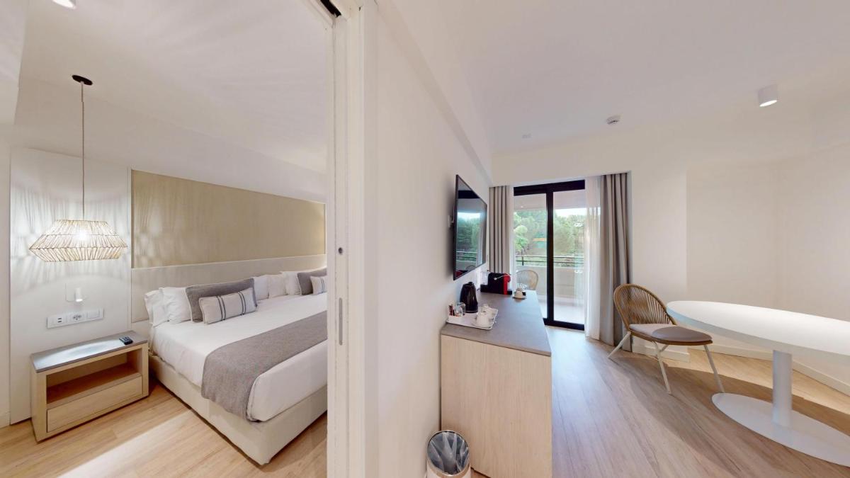 The Signature Level at Grand Palladium Sicilia Resort & Spa