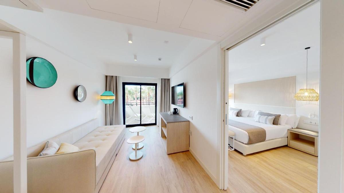 The Signature Level at Grand Palladium Sicilia Resort & Spa