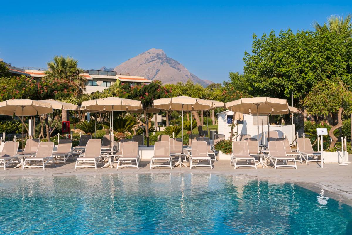 The Signature Level at Grand Palladium Sicilia Resort & Spa