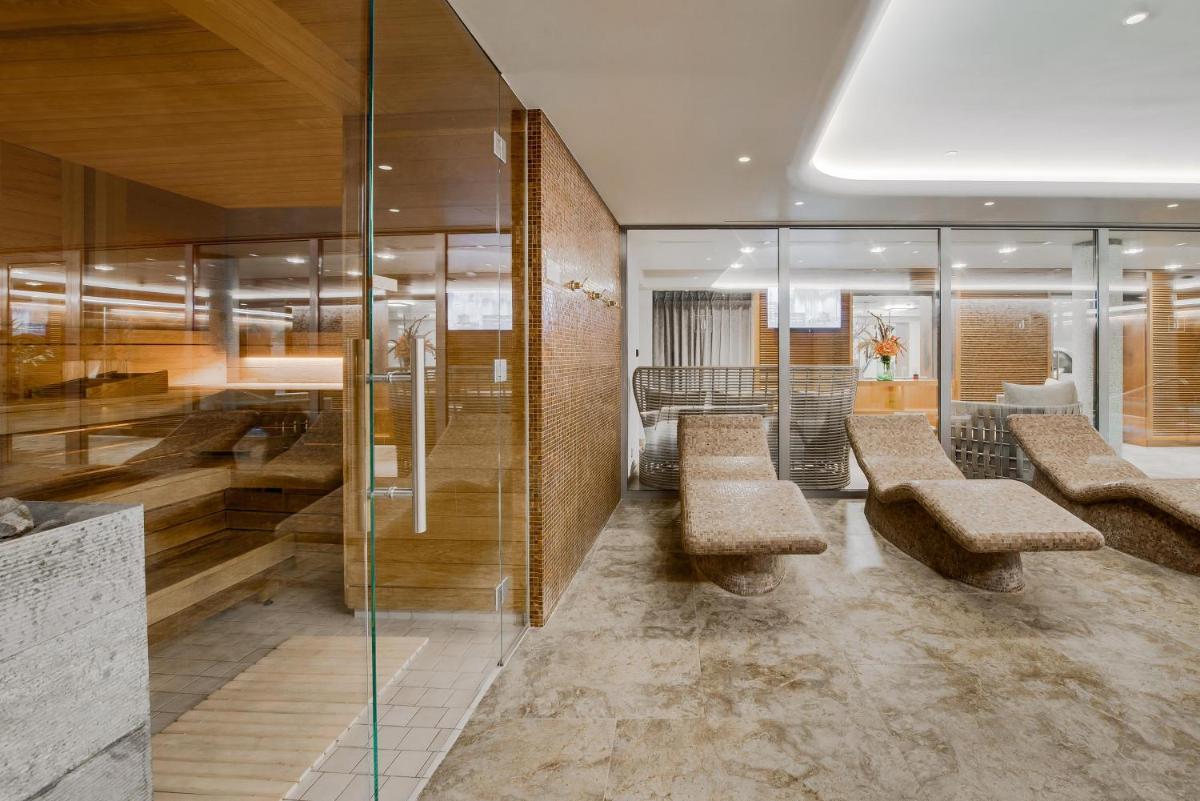 Grand Poet Hotel and SPA by Semarah