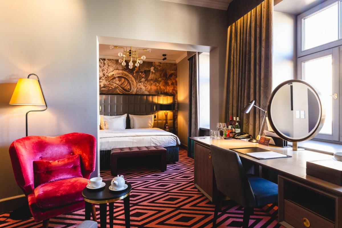 Grand Poet Hotel and SPA by Semarah